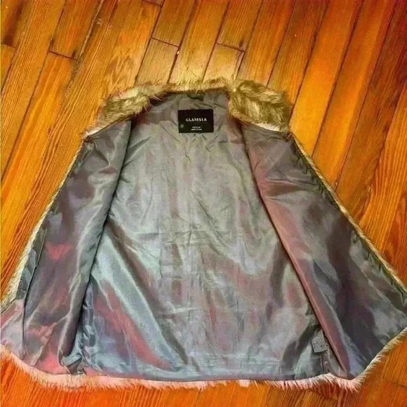 Glamsia Faux Fur Vest Womens Sz medium sleeveless - Picture 4 of 6